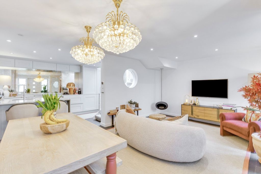 Property photo 2 of 13 Picture No. 10