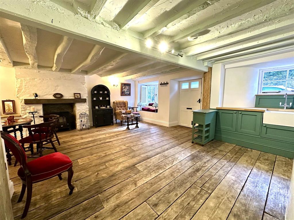 Property photo 3 of 20 Reception Area