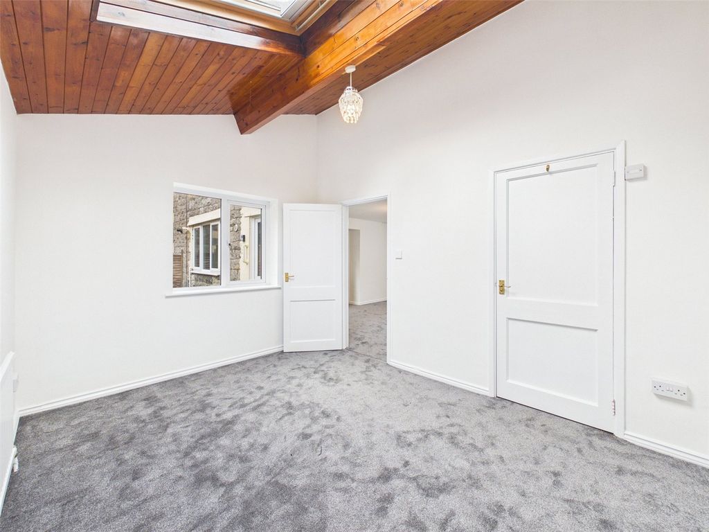 Property photo 3 of 9 Picture No. 22