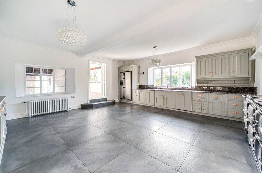 Property photo 2 of 21 Kitchen