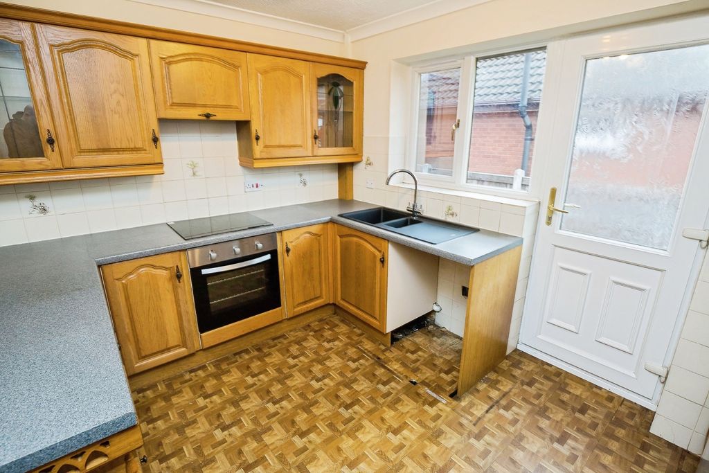 Property photo 2 of 16 Photo