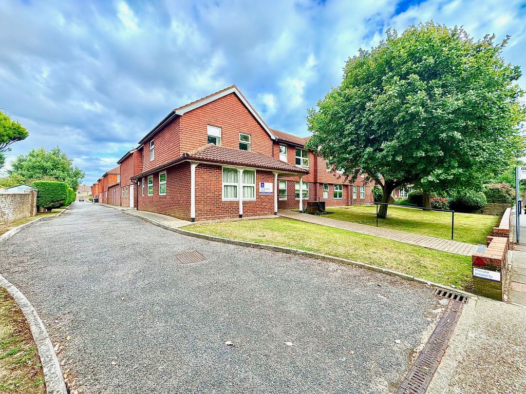 Property photo 1 of 8