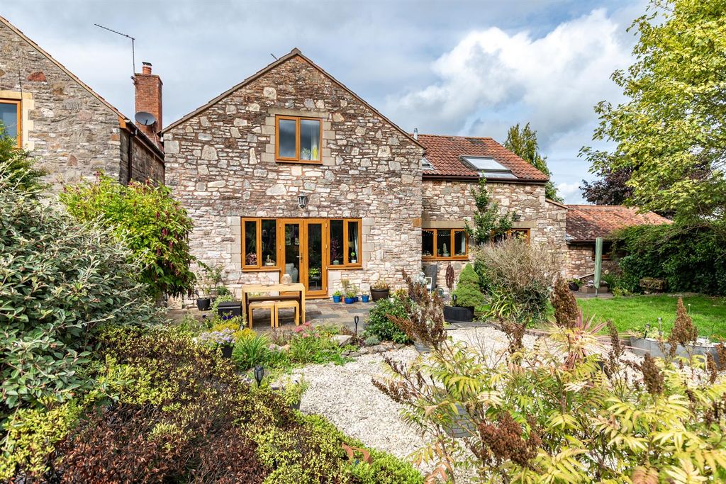 Property photo 1 of 34