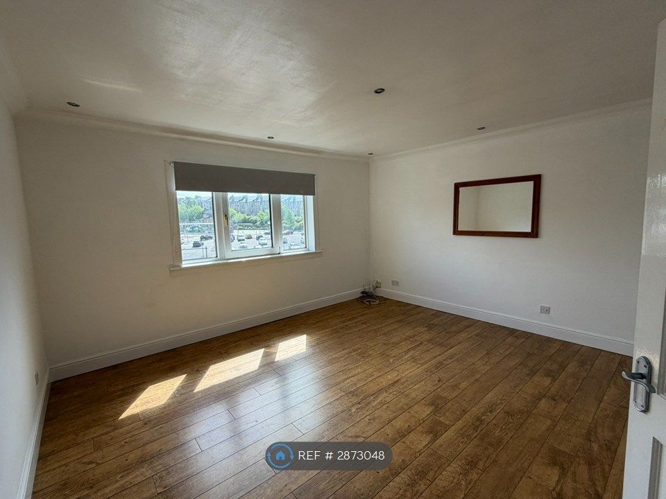 Property photo 2 of 13 Lounge
