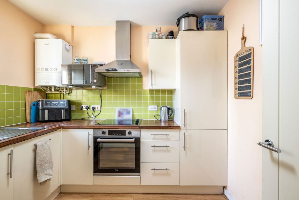 Property photo 3 of 24