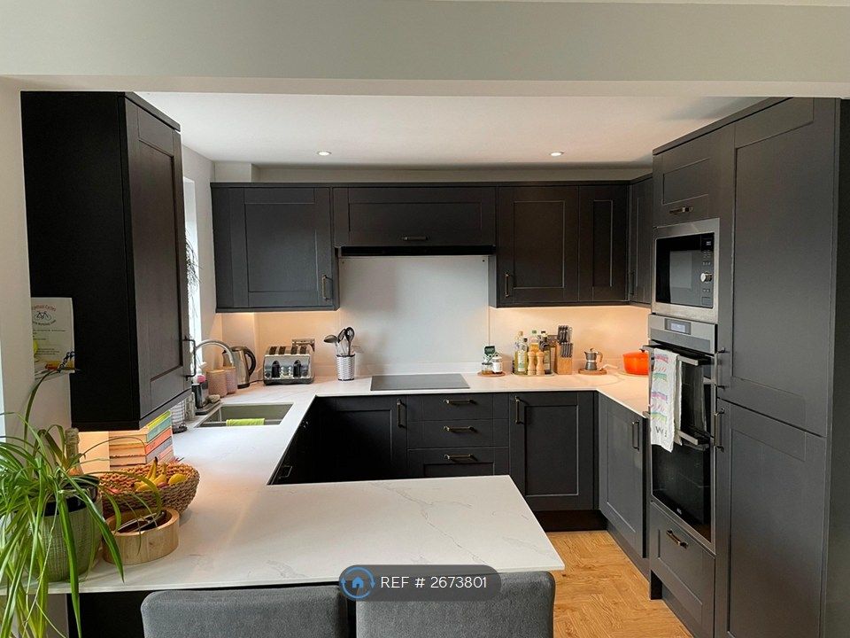 Property photo 1 of 14 Kitchen 1