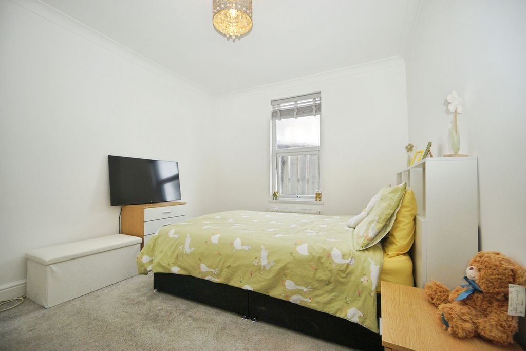 Property photo 3 of 20