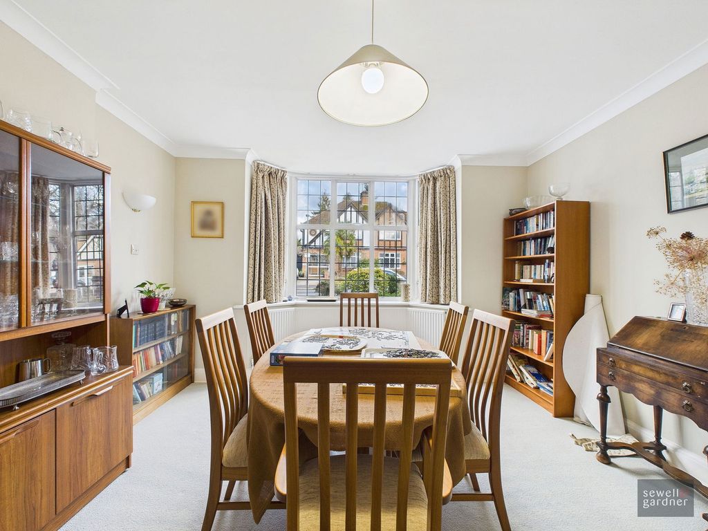 Property photo 2 of 25