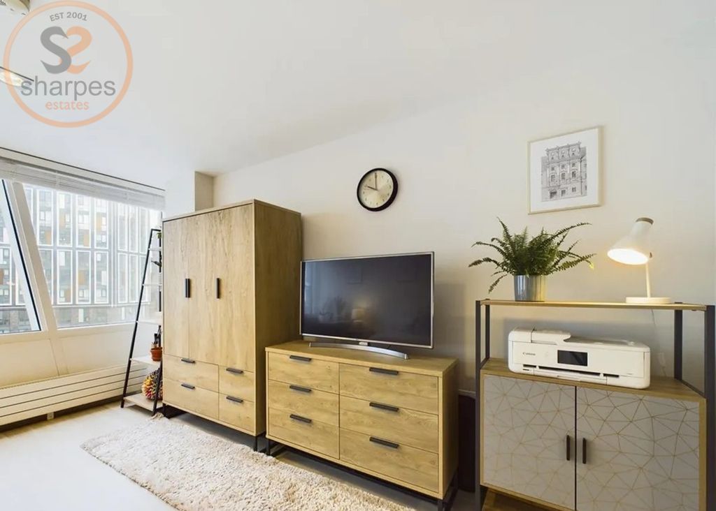 Property photo 3 of 10 Da36Fcf1-B712-4A9F-B4F8-3266d9Be0E48