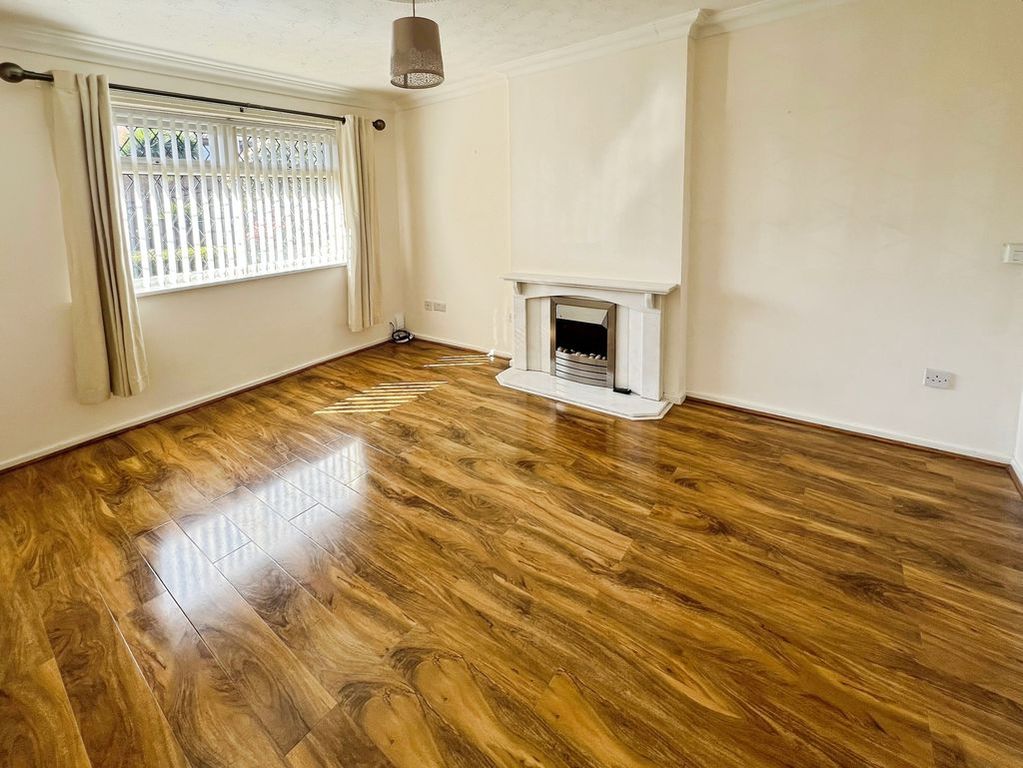 Property photo 2 of 10 Lounge