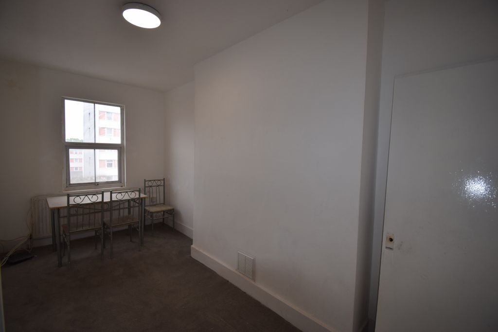Property photo 2 of 5 Gallery