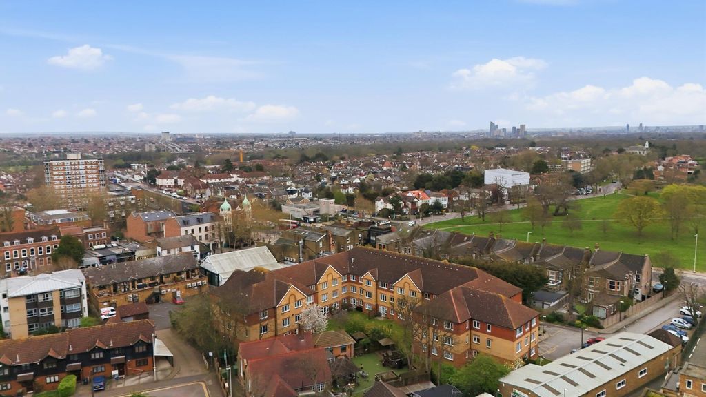 Property photo 2 of 14 Exterior