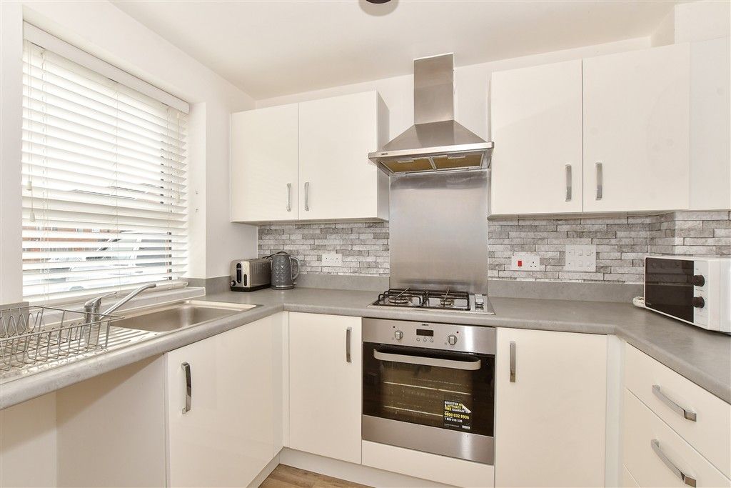 Property photo 2 of 7 Kitchen