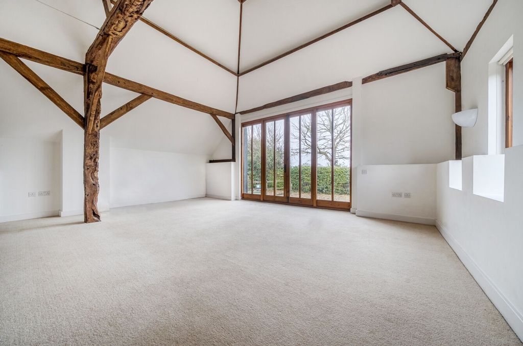 Property photo 2 of 24