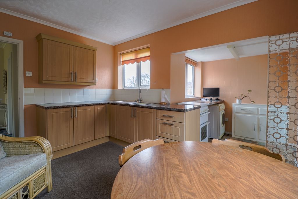 Property photo 2 of 11 Kitchen-2