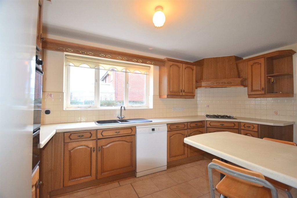 Property photo 2 of 15 Kitchen