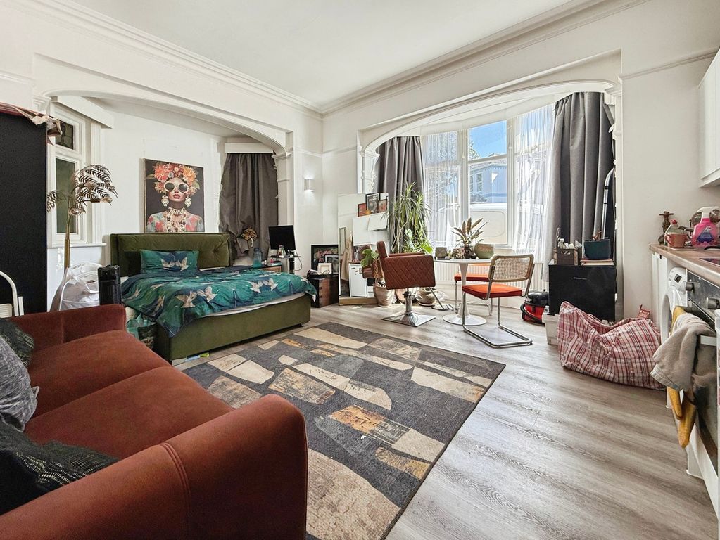 Property photo 2 of 3
