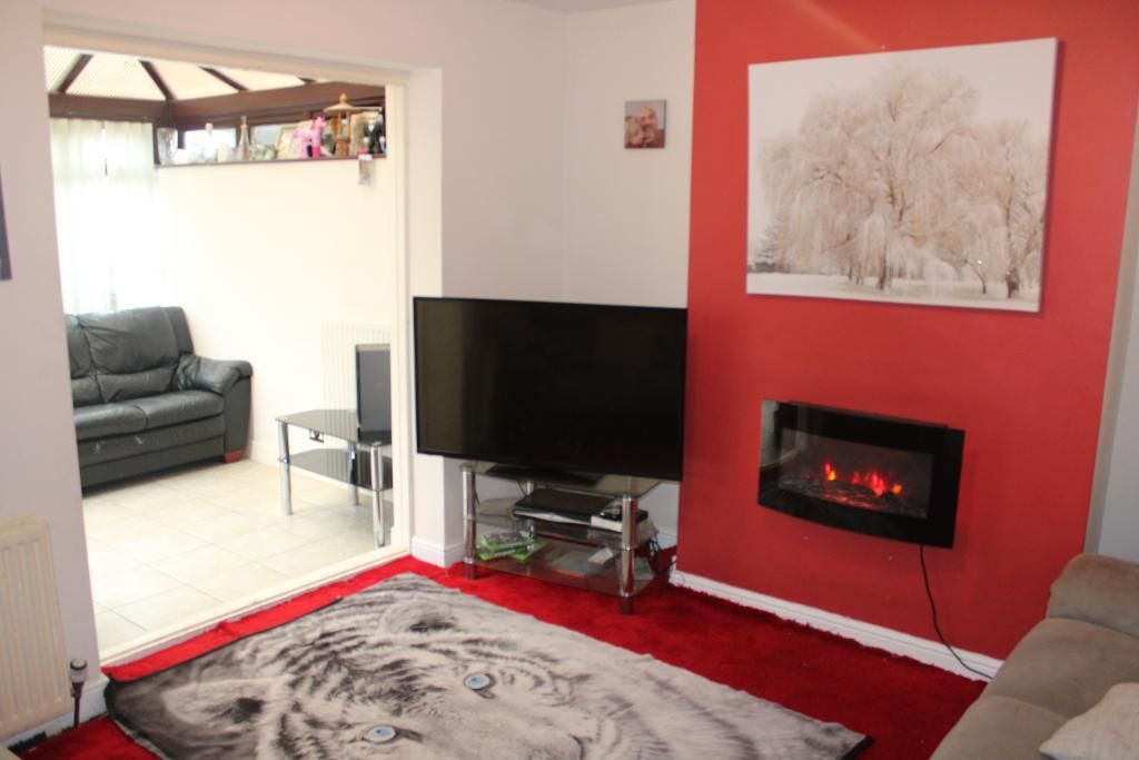 Property photo 2 of 8 Lounge