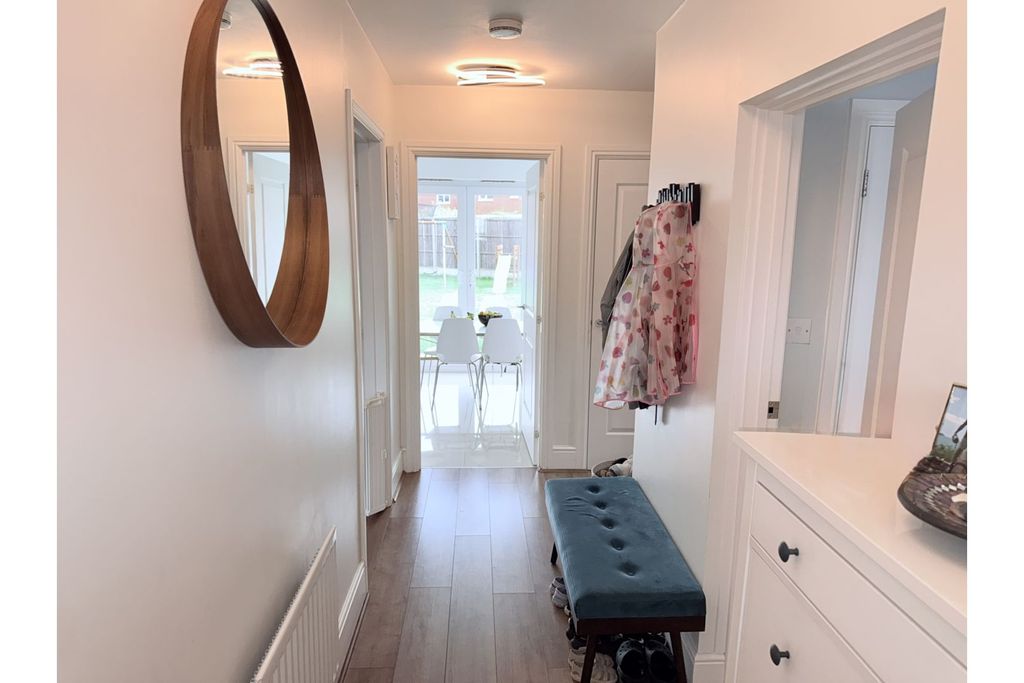 Property photo 2 of 18 Entrance Hallway