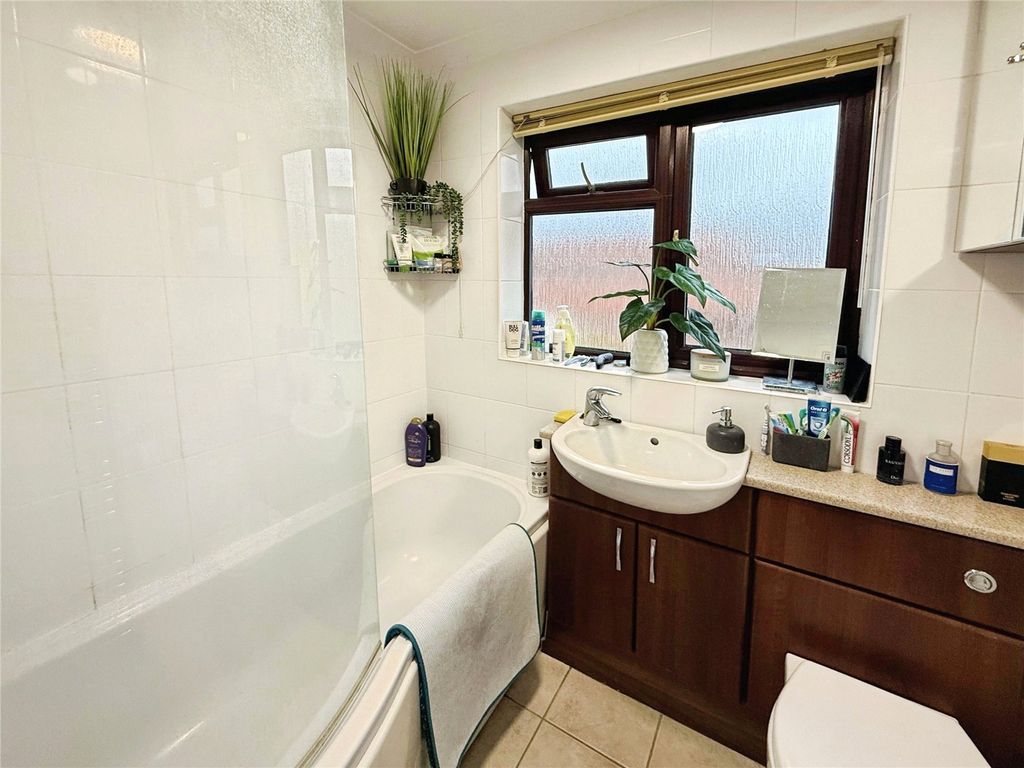 Property photo 2 of 13 Picture No. 11