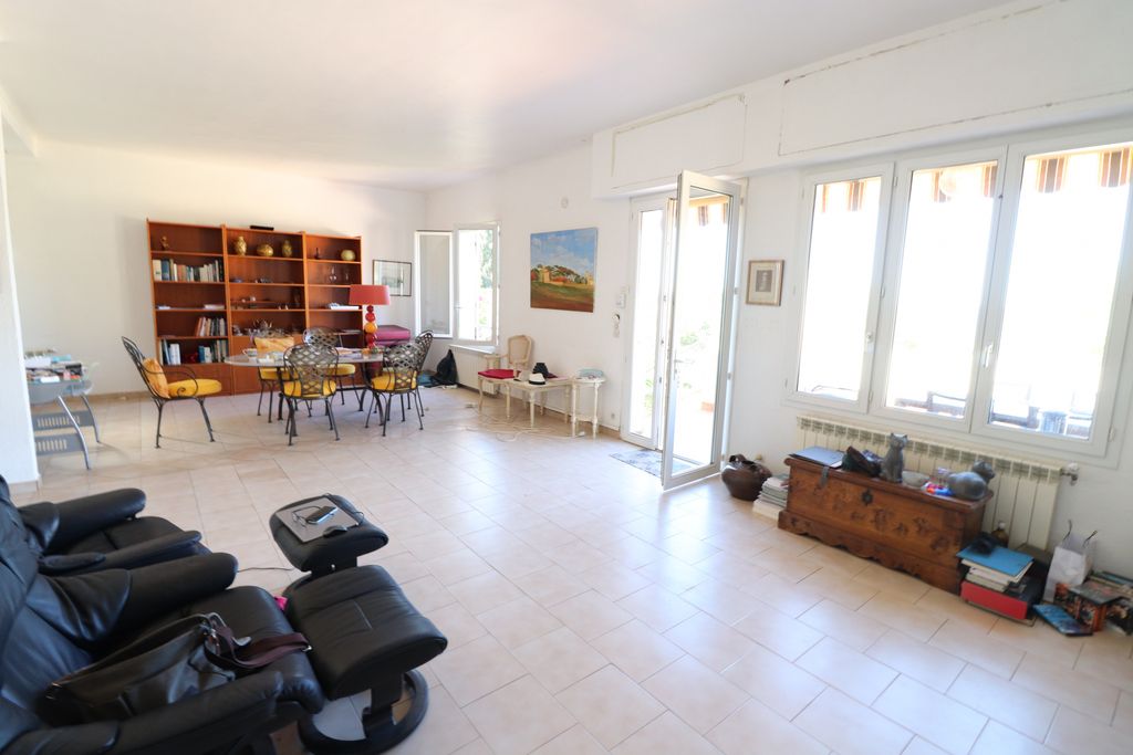 Property photo 3 of 5