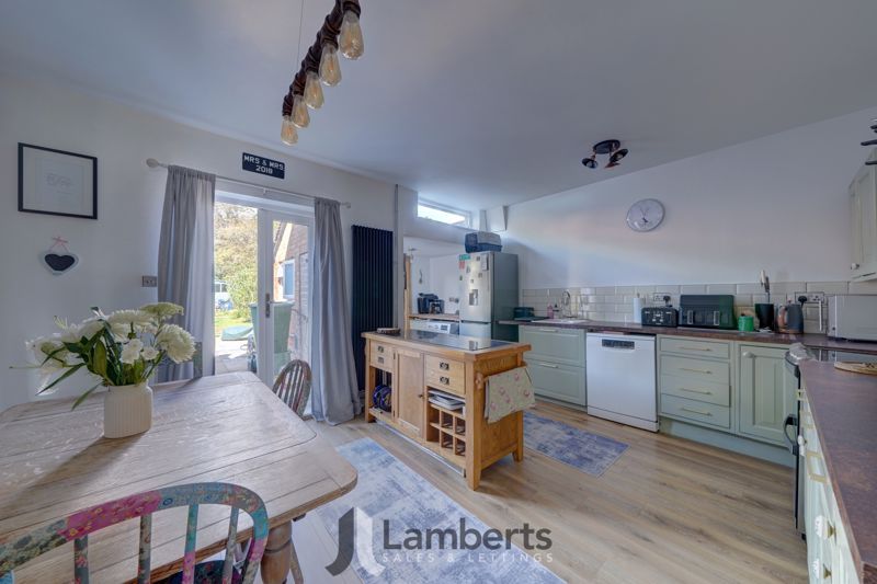 Property photo 3 of 21 Kitchen/Diner