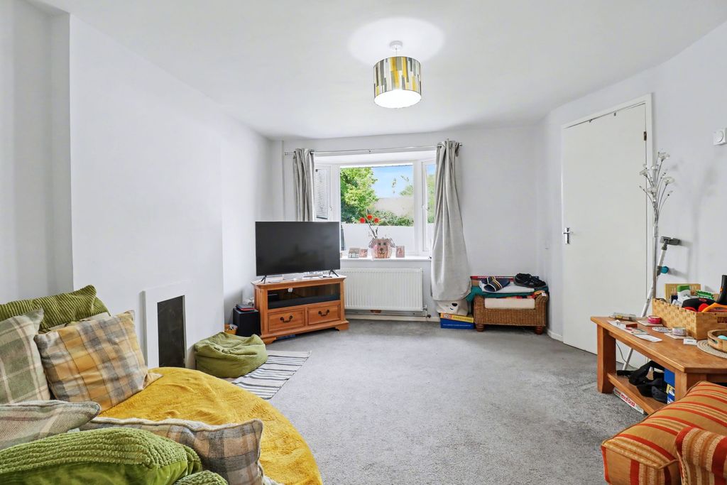 Property photo 3 of 14