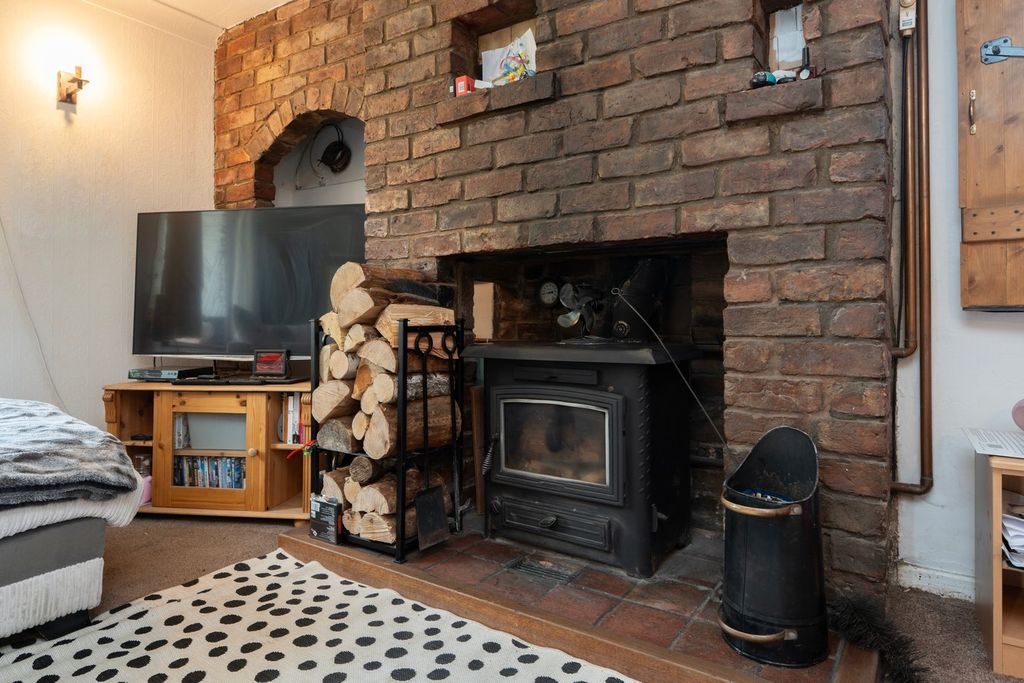 Property photo 3 of 12