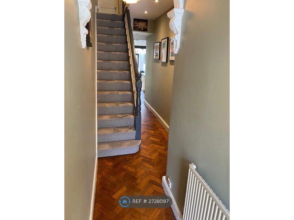 Property photo 2 of 27