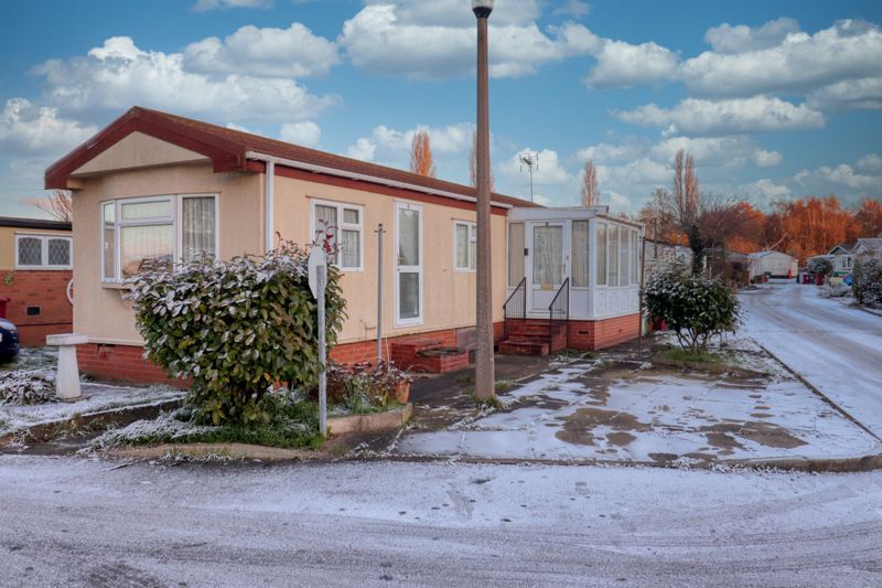 Property photo 3 of 11 Frontal