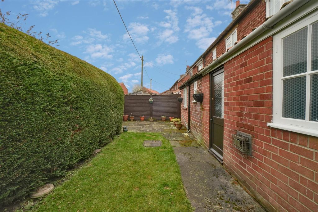 Property photo 2 of 16 Rear Garden