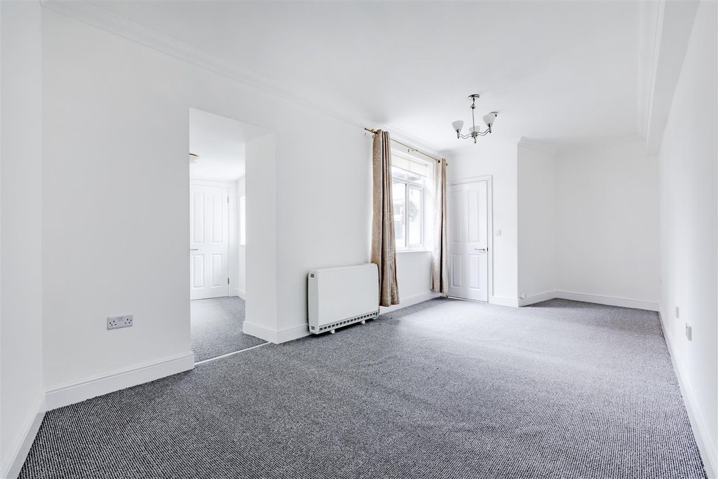 Property photo 2 of 9 Reception