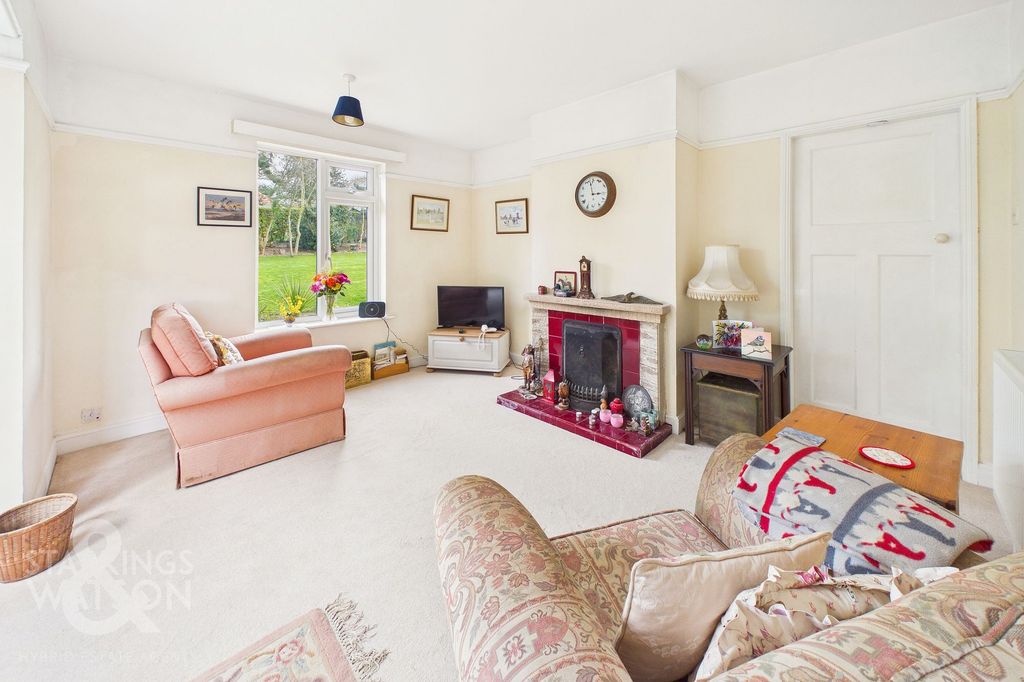 Property photo 2 of 21