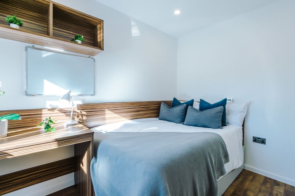 Property photo 3 of 30 Jesmond View, Block B, Flat 8 , Bedroom 5