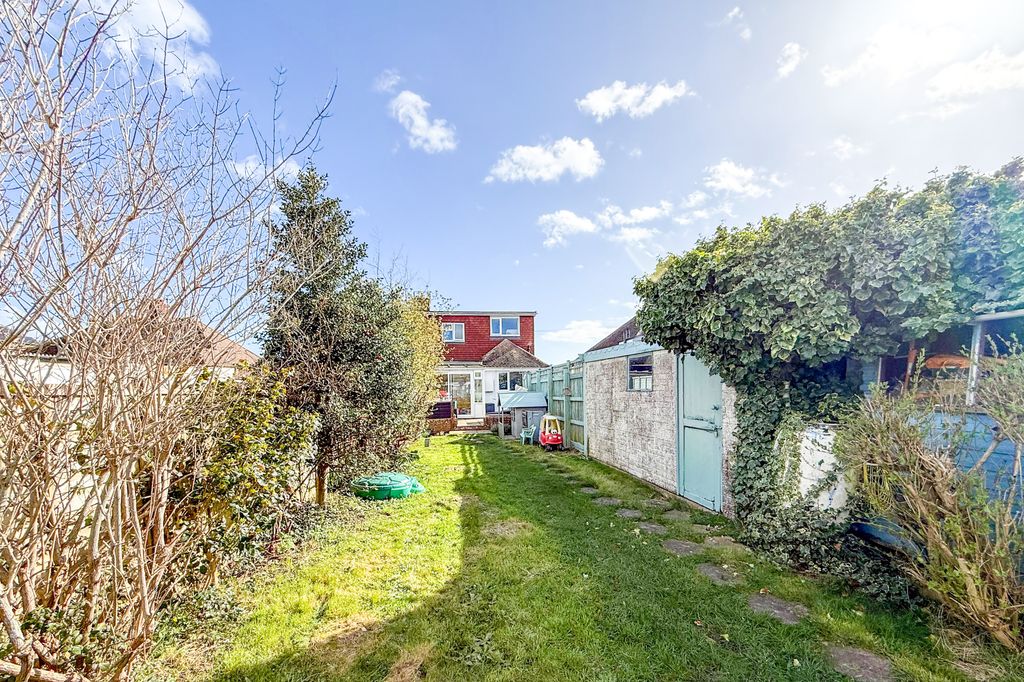 Property photo 2 of 33