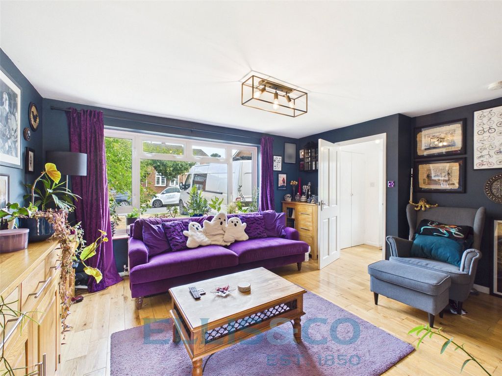 Property photo 2 of 11 Picture No. 12