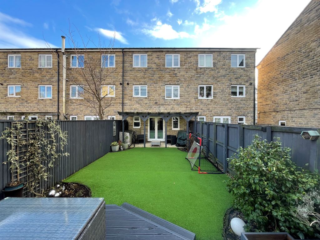 Property photo 2 of 22