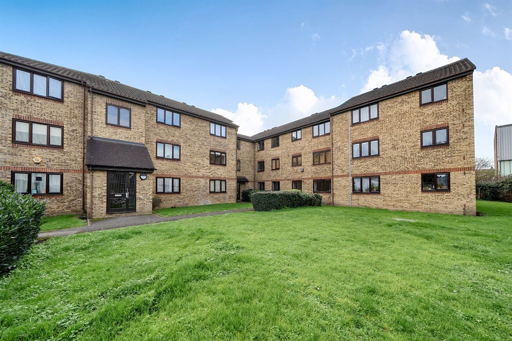 Property photo 1 of 8