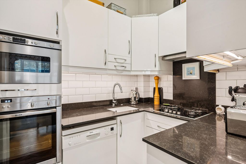 Property photo 3 of 10 Image