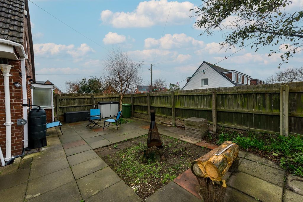 Additional image 27 of 3 bed semi-detached house for salePriory Close, Formby, Liverpool L37