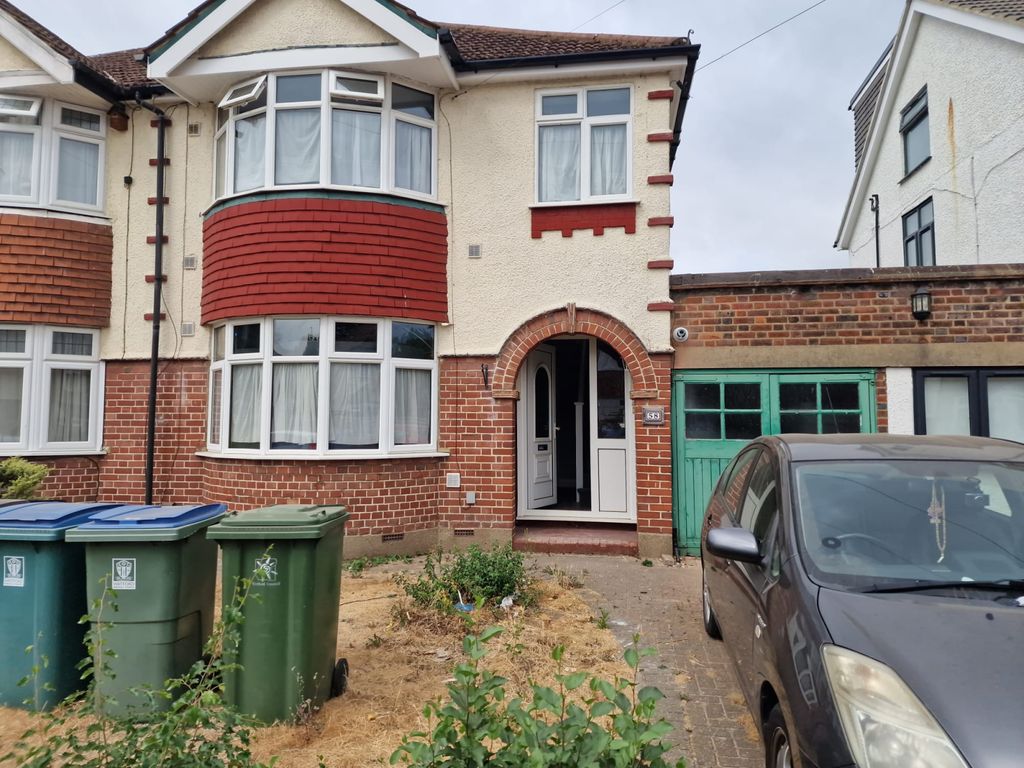 Property photo 1 of 16 Four Bedroom Semi-Detached House – Northfield Gardens
