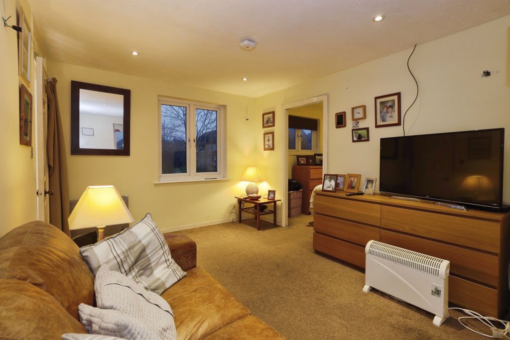 Property photo 3 of 17