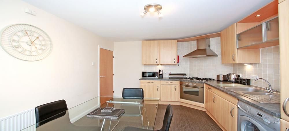 Property photo 3 of 14 Kitchen
