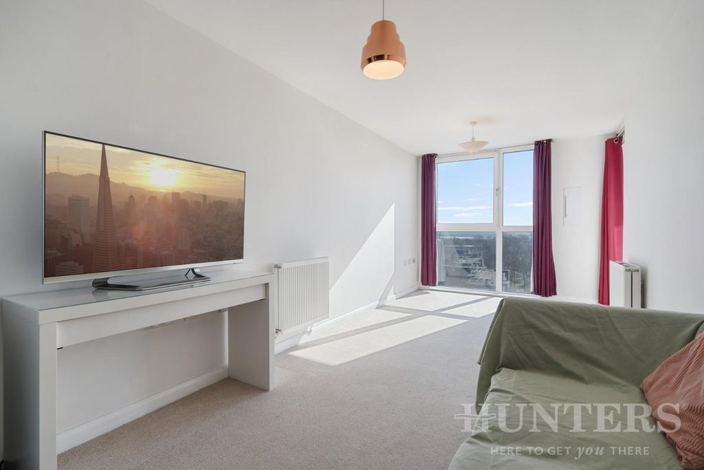 Property photo 2 of 12 Flat 33, Coppermill Heights N17 9Fg-6.Jpg