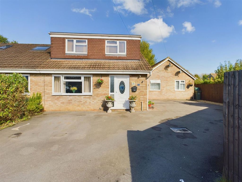 Property photo 1 of 43