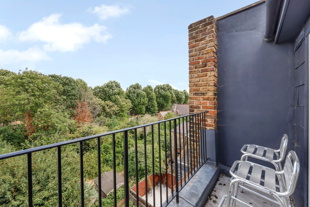 Property photo 3 of 11 Picture No. 28