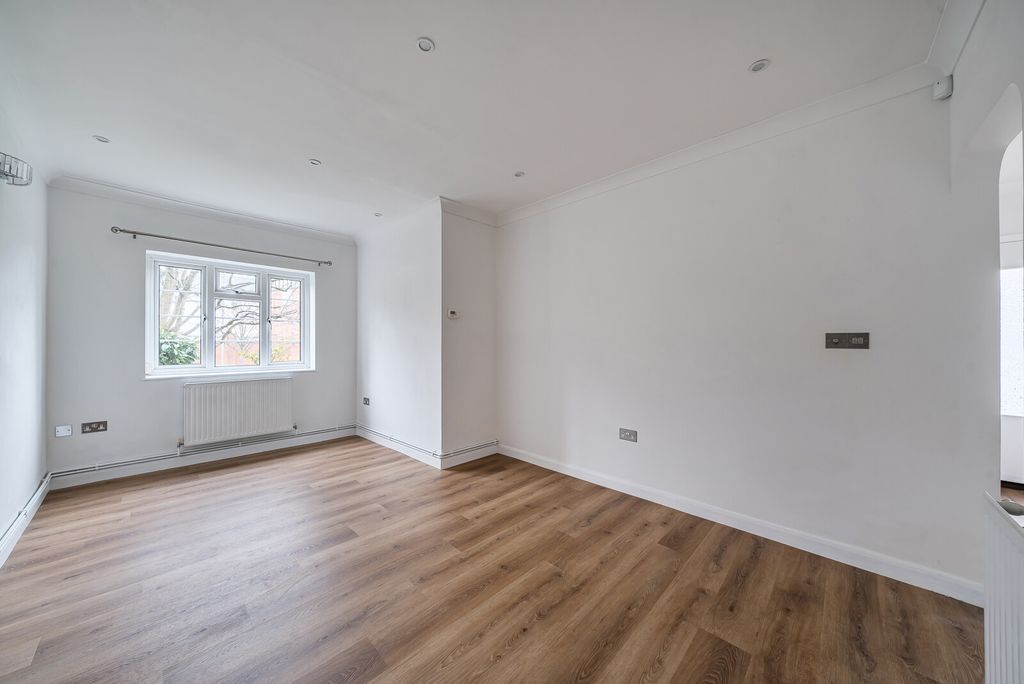 Property photo 3 of 14 1424245-6-69Aaeb7...