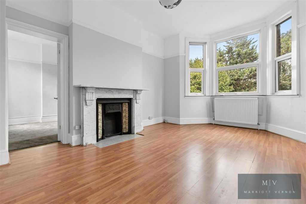 Property photo 2 of 9 Coombe Road 153 Fb MV-4.Jpg