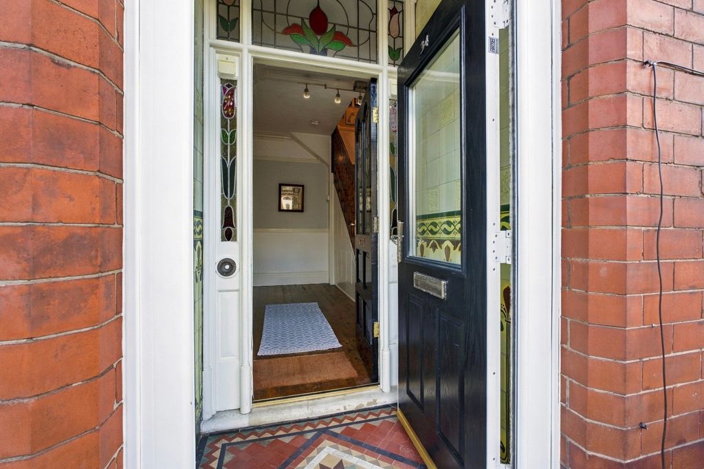 Property photo 3 of 35 Entrance Porch