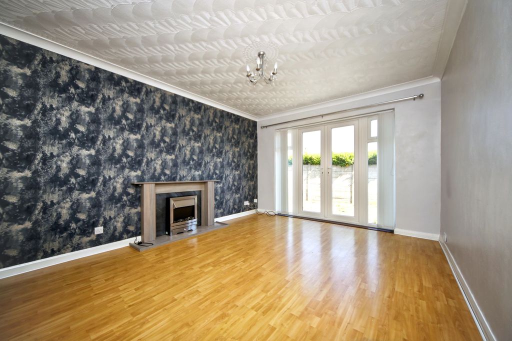 Property photo 3 of 22